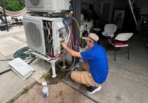 5 Skills of Experts From an Air Conditioning Installation Service Company Near Brickell FL Servicing HVAC With UV Lights